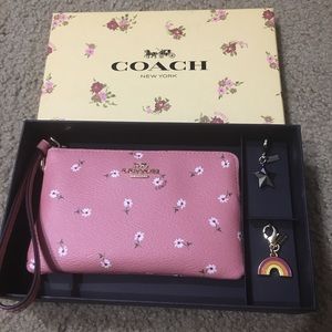 Coach wristlet wallet
